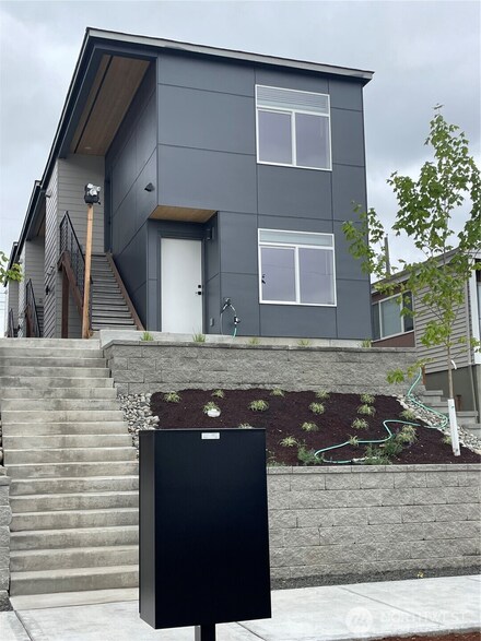 2418 S I St, Tacoma, WA 98405
