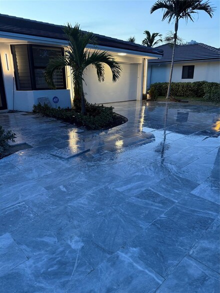 5641 Bayview Dr, Fort Lauderdale, FL 33308