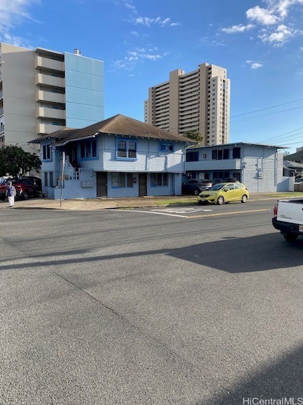 2831 Winam Ave, Honolulu, HI 96816