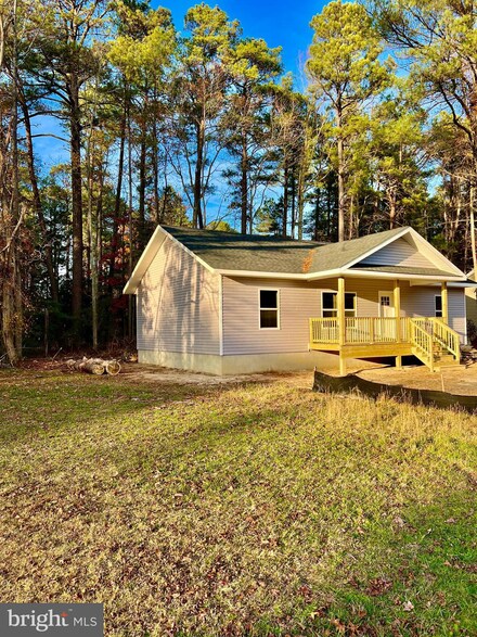 309 N Glebe Rd, Montross, VA 22520