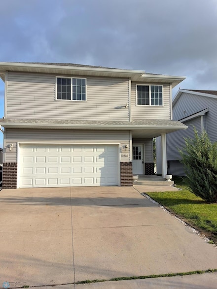 915 30th Ave W, West Fargo, ND 58078