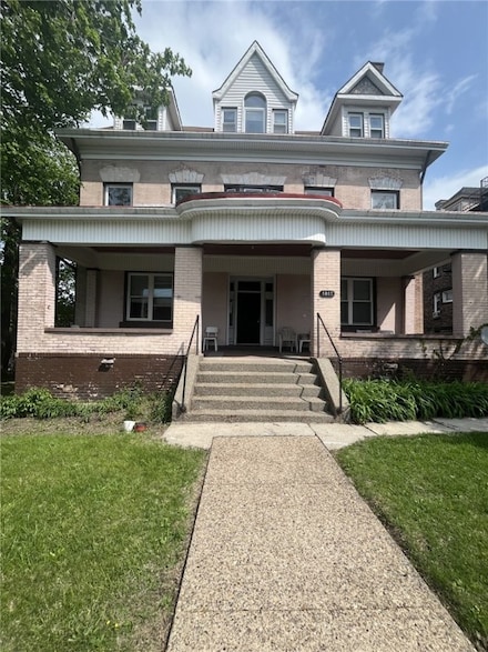 5807 Bartlett St Unit 4, Pittsburgh, PA 15217