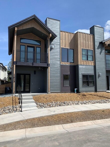 12924 Ice House Loop Unit 22, Truckee, CA 96161