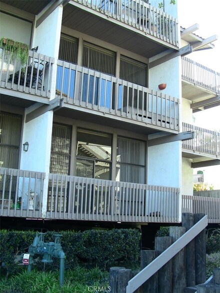 5211 Marina Pacifica Dr N, Long Beach, CA 90803