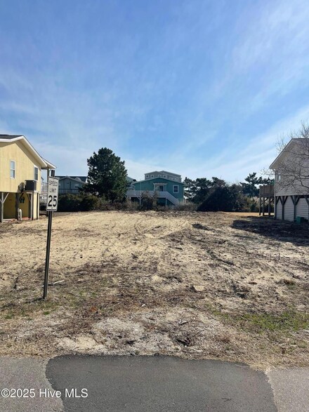 301 Brunswick Ave W, Holden Beach, NC 28462