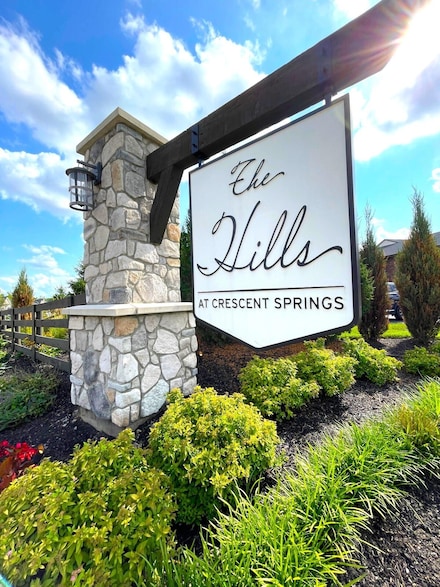 602 Foxhill Dr, Crescent Springs, KY 41017