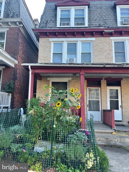 1917 Park St, Harrisburg, PA 17103
