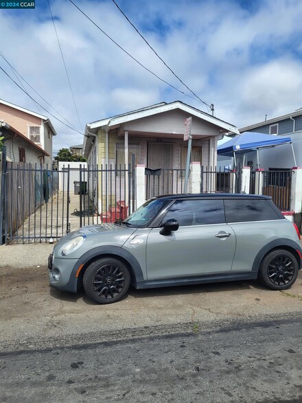 1015 70th Ave, Oakland, CA 94621