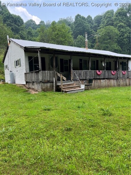 2 Bender Town Rd, Hacker Valley, WV 26222