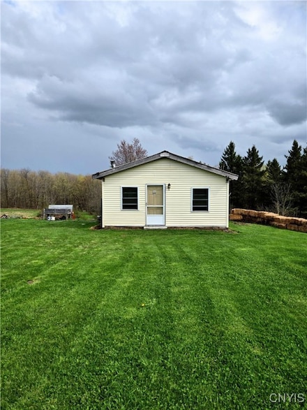 501 Grand View Dr, Newport, NY 13416