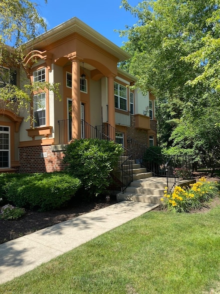 316 De Trevi, Bloomingdale, IL 60108
