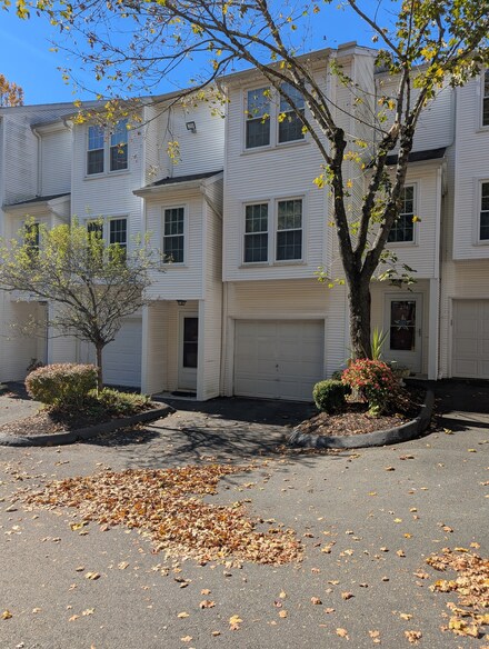 380 Hitchcock Rd Unit 272, Waterbury, CT 06705