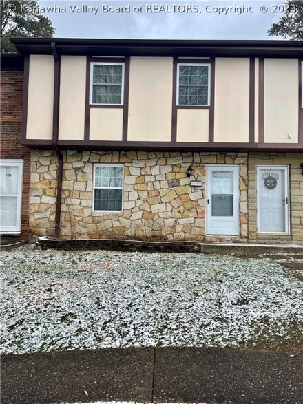 5379 Big Tyler Rd Unit 602, Charleston, WV 25313
