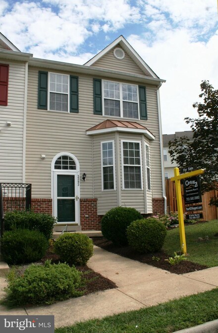 3393 Brahms Dr, Woodbridge, VA 22193