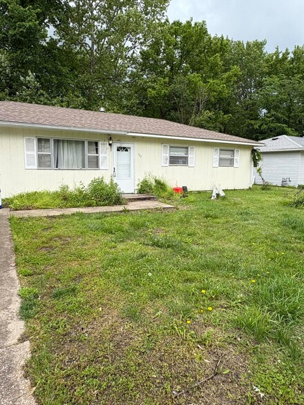 302 Saint James, Neosho, MO 64850