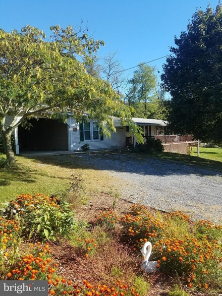1211 Lincoln Way W, Mc Connellsburg, PA 17233