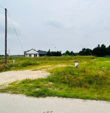 61 Road 5117, Cleveland, TX 77327