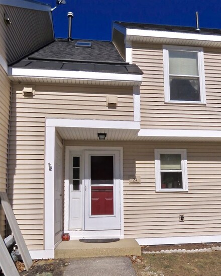 24 Bluffs Dr, Concord, NH 03303