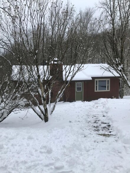 24279 Woltz Rd, Rockbridge, OH 43149