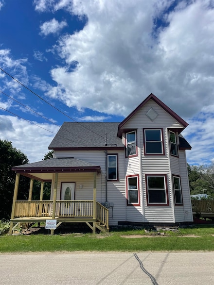 103 Randolph St, Redgranite, WI 54970