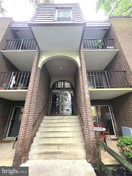 3376 Woodburn Rd, Annandale, VA 22003