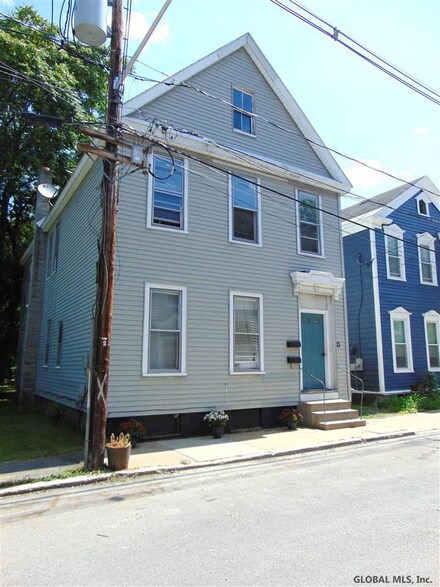 13 River St, Schenectady, NY 12305