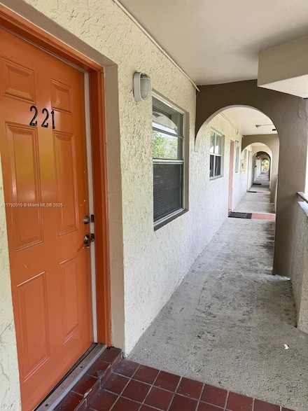 20520 NW 15th Ave Unit 221, Miami, FL 33169
