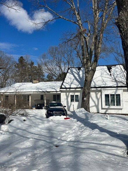 22 Locust St, Middleton, MA 01949
