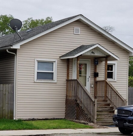 1460 Summer St, Hammond, IN 46320