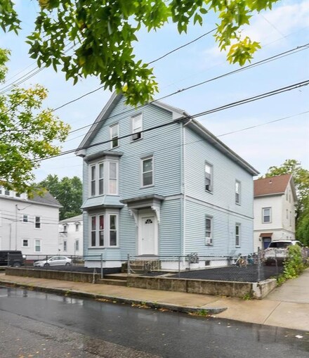 46 Lincoln Ave, Cranston, RI 02920