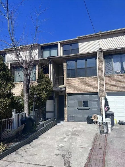 19 Drumgoole Rd E, Staten Island, NY 10312