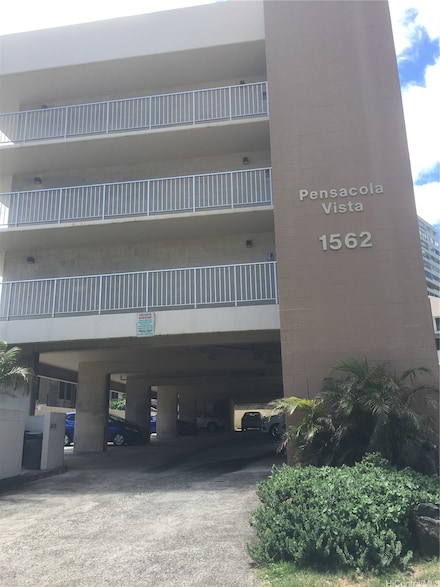 1562 Pensacola St Unit 402, Honolulu, HI 96822
