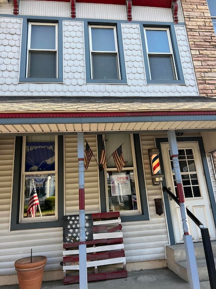 233 W Broad St, Tamaqua, PA 18252