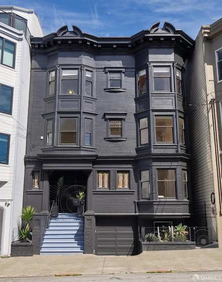 1618 Larkin St, San Francisco, CA 94109