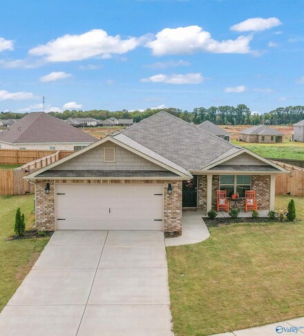 185 Tobin Ln, Hazel Green, AL 35750