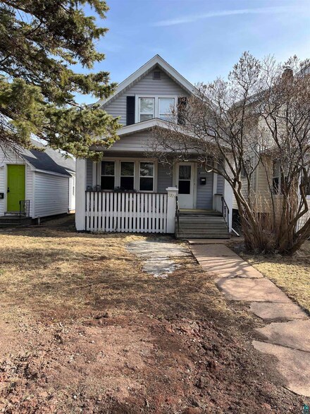 3924 W 4th St, Duluth, MN 55807
