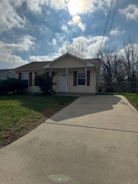 1127 Keith Ave, Oak Grove, KY 42262