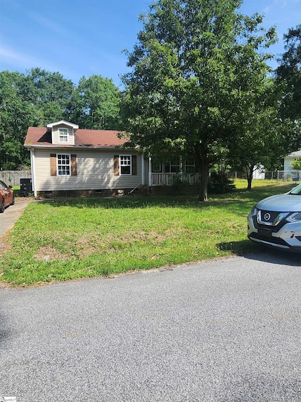 109 Laurens Ct, Fountain Inn, SC 29644