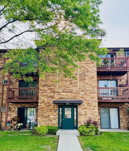 1356 N Geneva Dr Unit 2A, Palatine, IL 60074