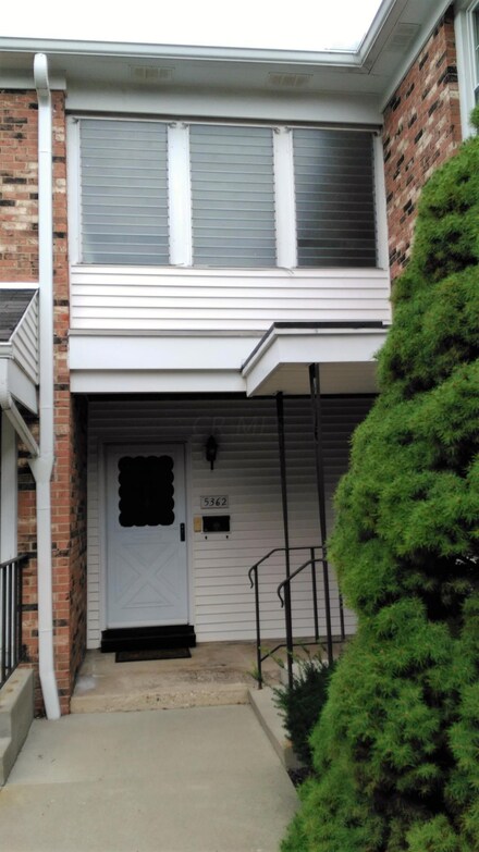 5362 Yorkshire Village Ln Unit B-20, Columbus, OH 43232