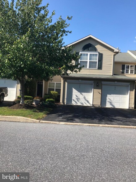 130 Cardinal Ln, Hummelstown, PA 17036