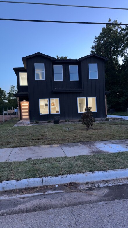 1925 S 21st St, Waco, TX 76706