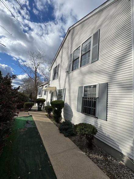 1 Long Society Rd, Preston, CT 06365