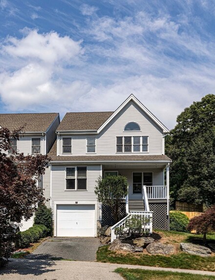 21 Midgley Ln, Worcester, MA 01604