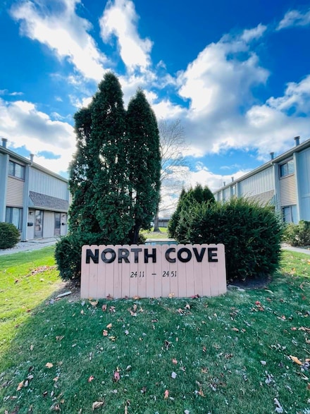 2445 Samoset Rd Unit 10, Royal Oak, MI 48073