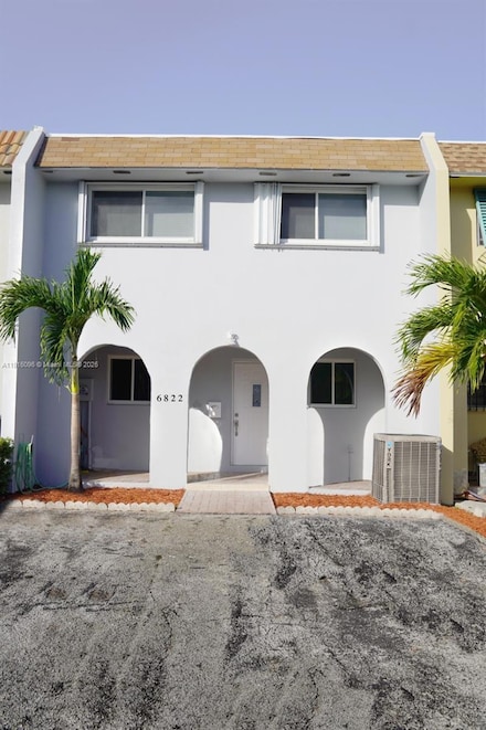 6822 W 2nd Ln, Hialeah, FL 33014