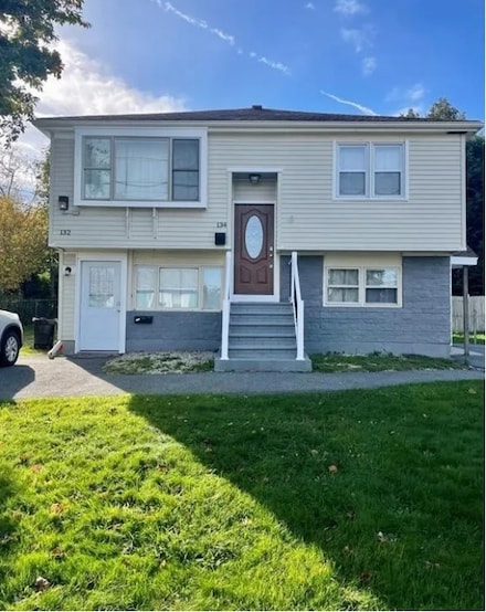 132 Maple Ave, Middletown, RI 02842