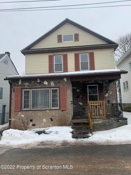 74 Lunny Ct, Carbondale, PA 18407