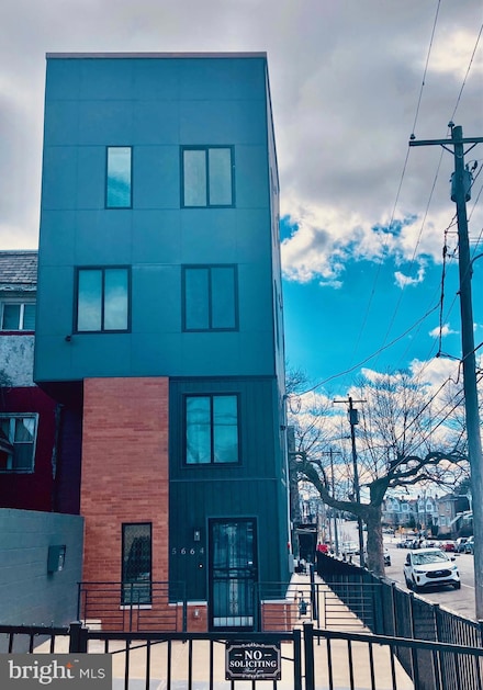 5664 Gainor Rd, Philadelphia, PA 19131