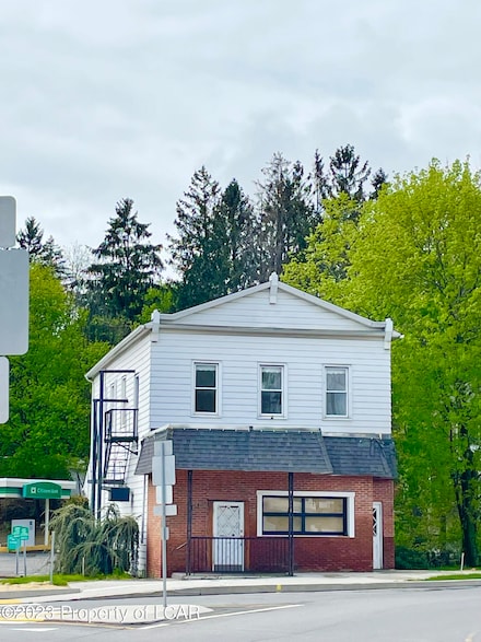 3 Main St, Dallas, PA 18612